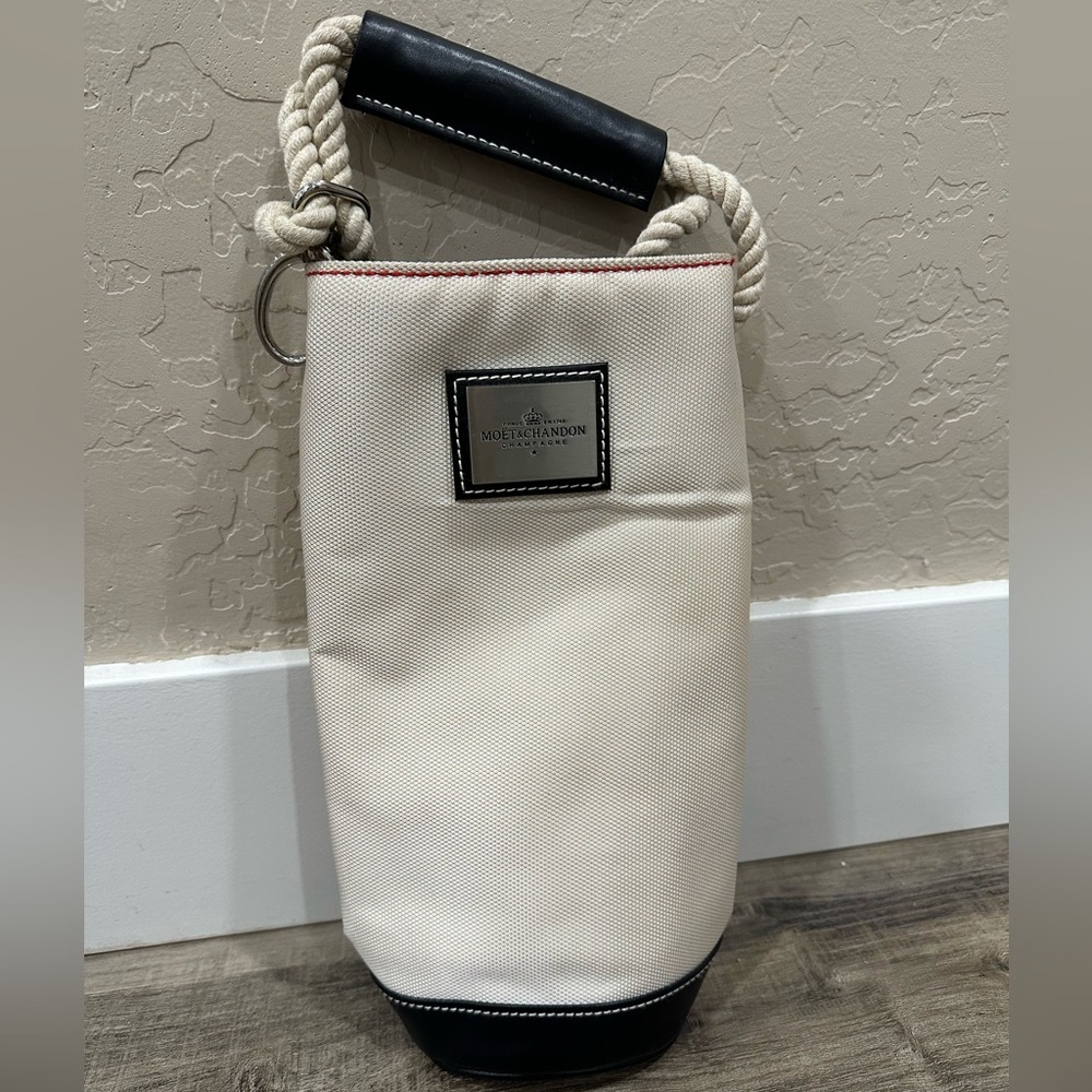 Moët & Chandon Champagne Insulated Wine Bottle Tote / Carrier